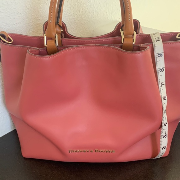 LIKE NEW Dooney & Bourke Rose Leather Barlow Bag. - Picture 2 of 11